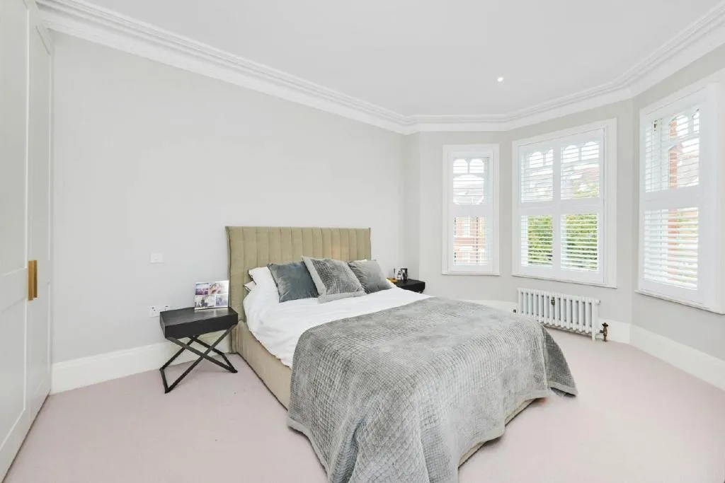 E&E Loft London Ltd