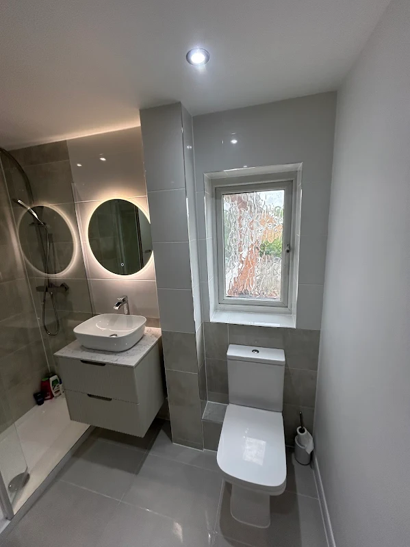 https://kw.webizdemo.com/sinclairenovations/wp-content/uploads/2026/06/bathroom-16.webp